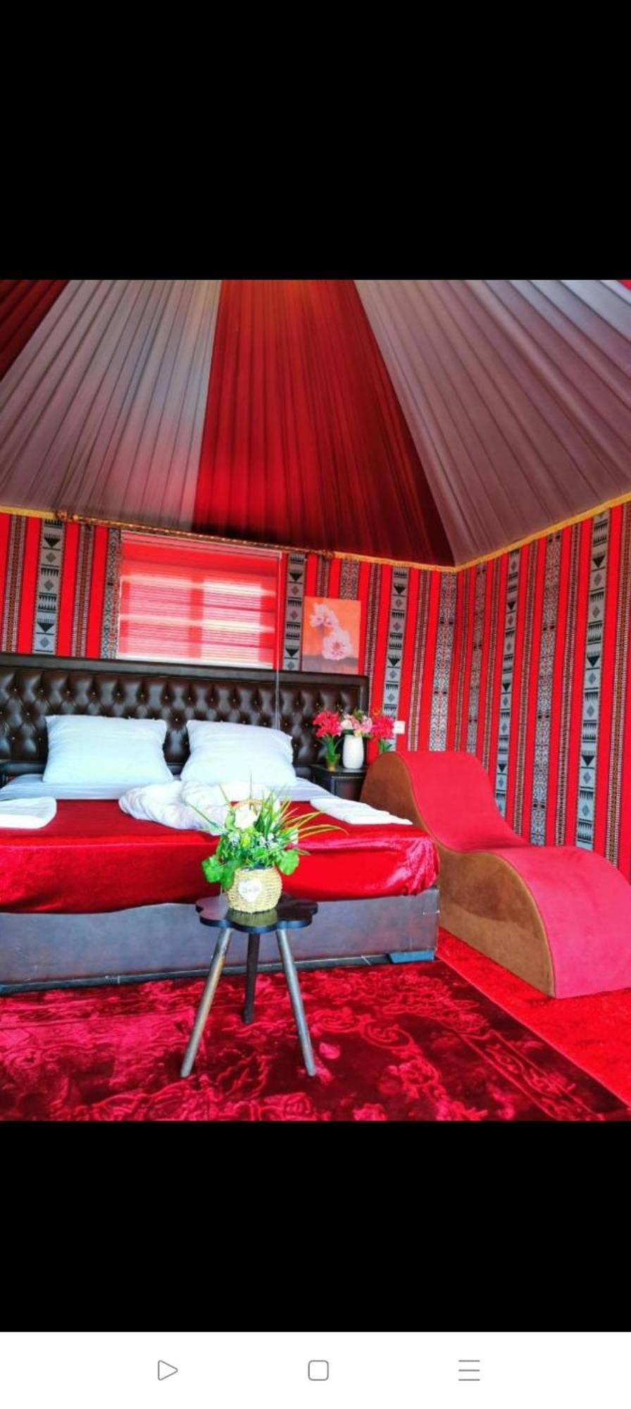 Bed and Breakfast Titanic Camp Wadi Rum Exterior foto