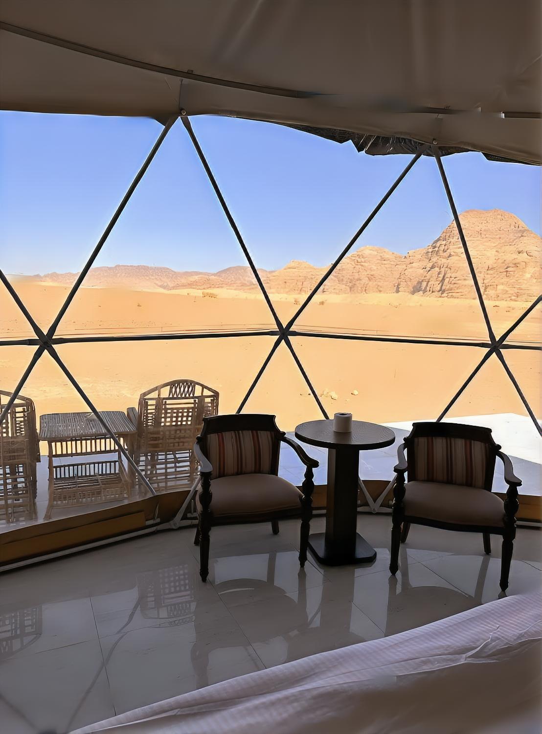 Bed and Breakfast Titanic Camp Wadi Rum Exterior foto